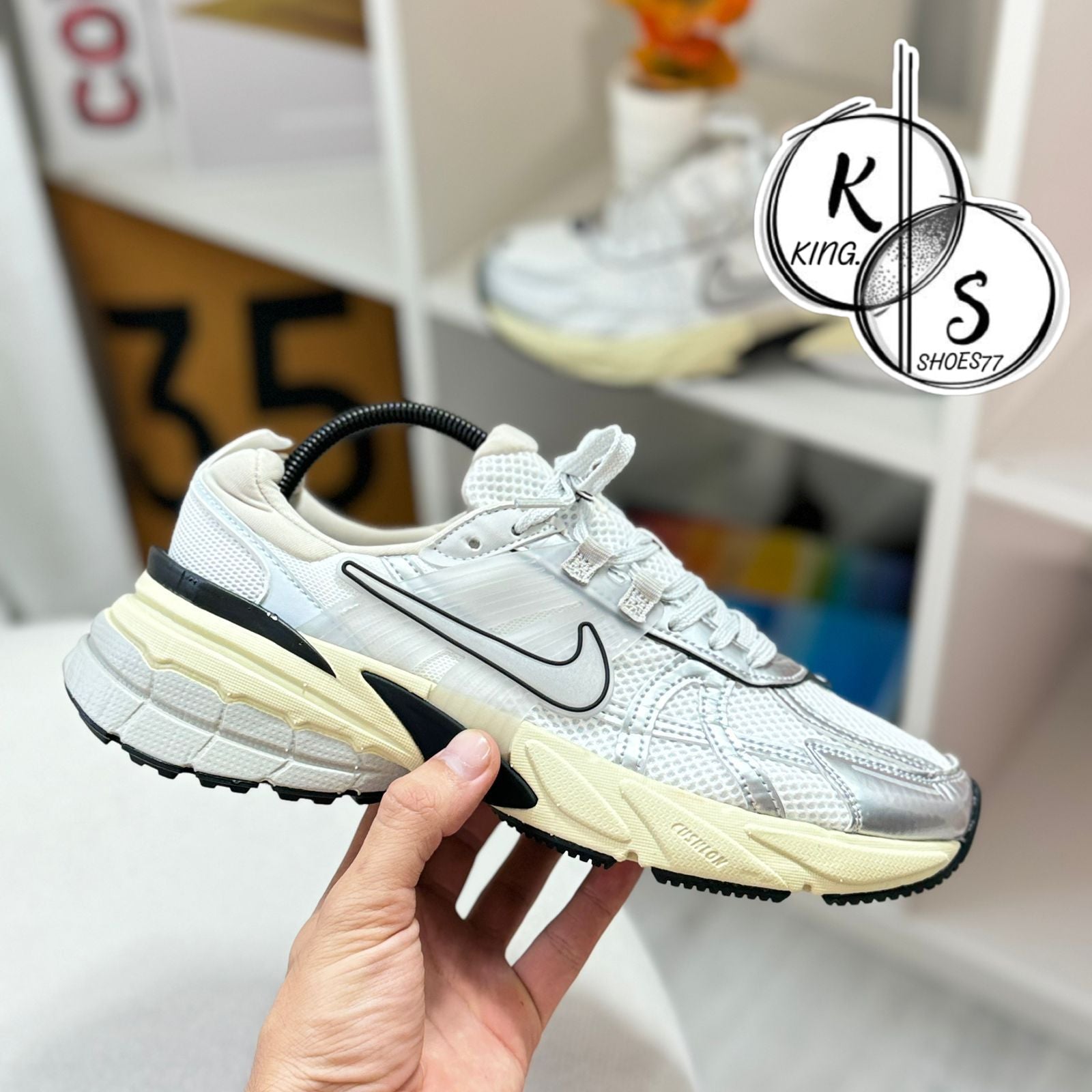 NIKE V2K RUN